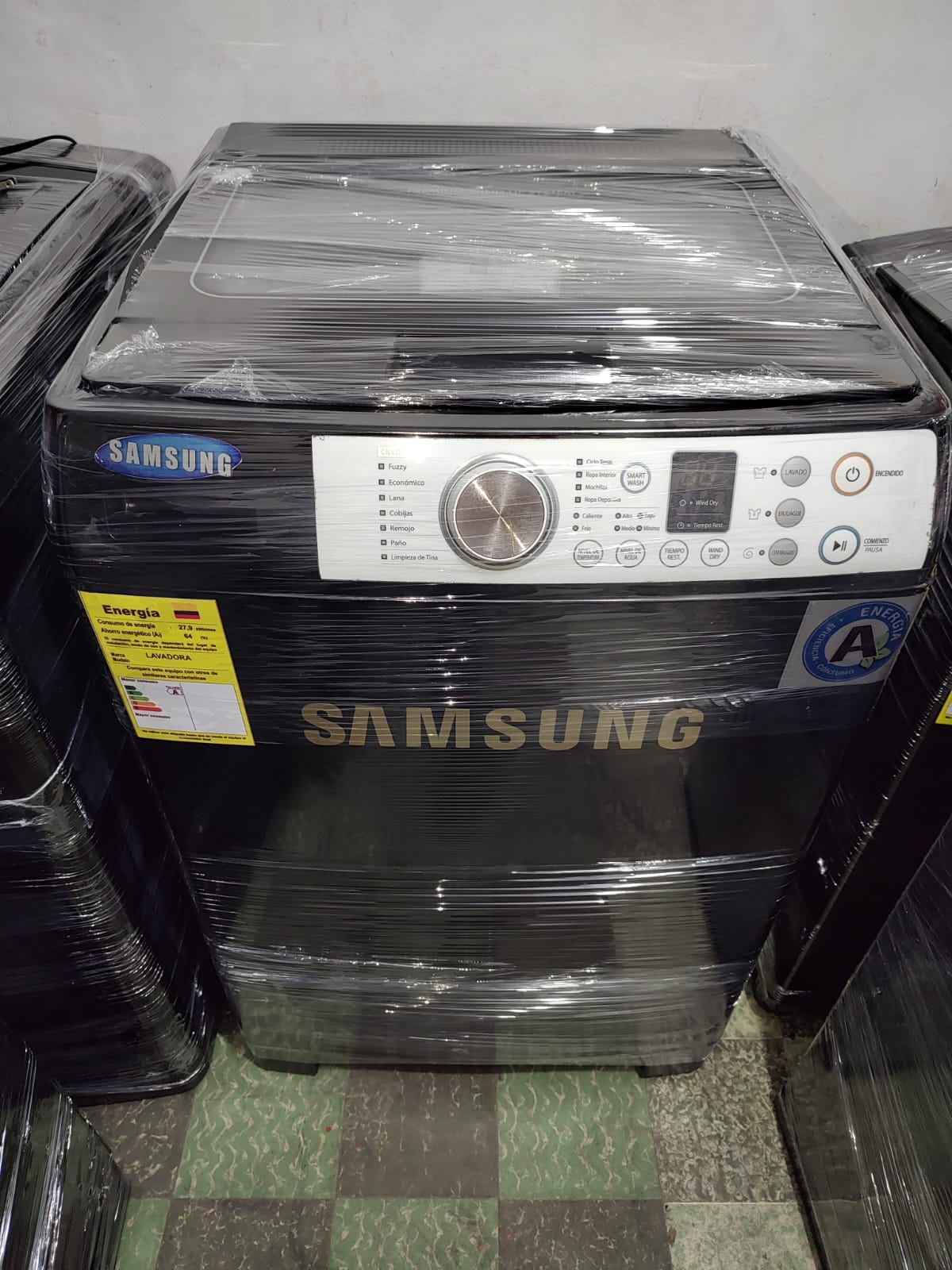 Lavadora de segunda digital de 12kg en venta en Bogotá.